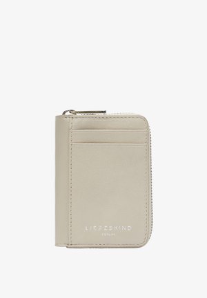 Beige Leder-Geldbörse mit Reißverschluss, mehreren Kartenfächern und geprägtem Logo auf der Vorderseite. Glatte Textur und rechteckige Form.