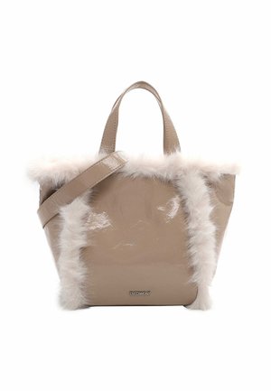 Beige Handtasche aus Lackleder mit flauschigem weißen Besatz, doppelten Griffen und einem abnehmbaren Schulterriemen. Verfügt über ein dezentes Logo auf der Vorderseite.