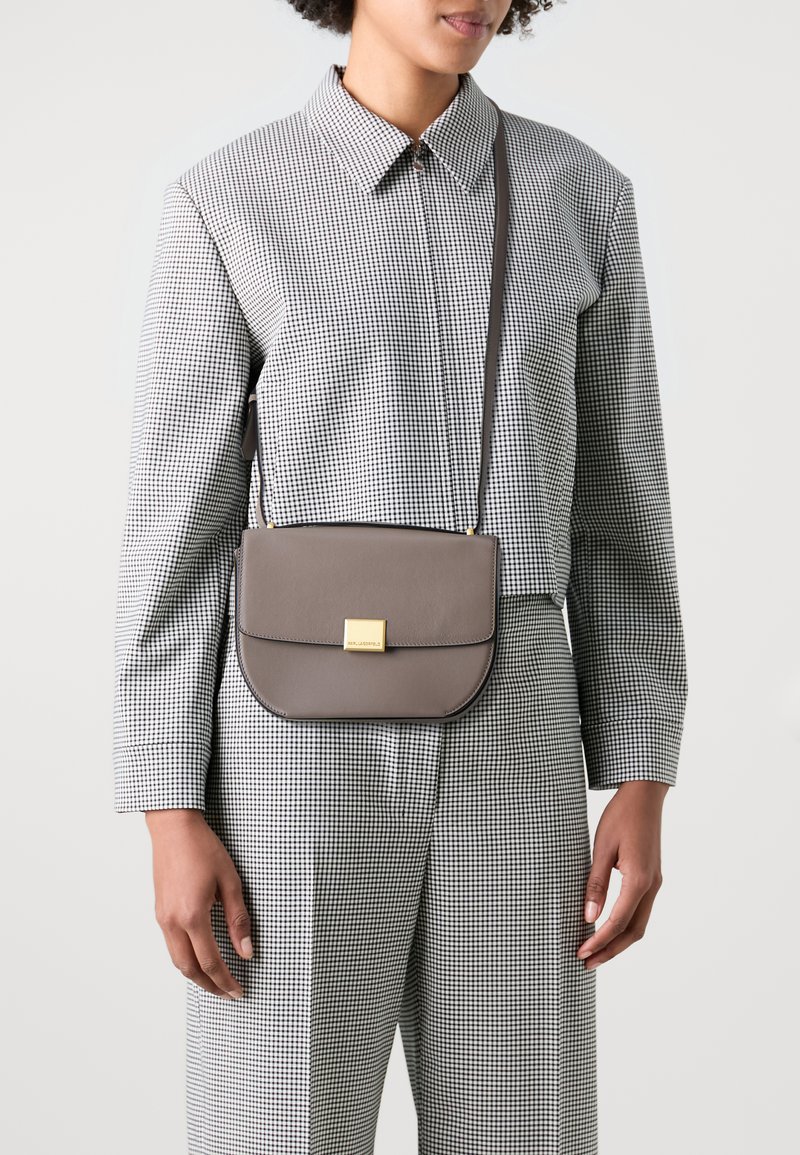 KARL LAGERFELD FOREVER CROSSBODY - Rankinė per petį - ash grey
