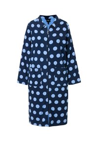 Accappatoio blu navy con grandi pois azzurri, dotato di colletto e due tasche frontali. Tessuto morbido con una superficie liscia.