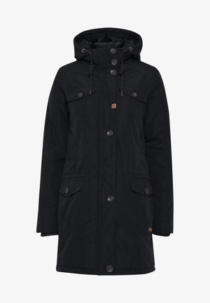 Parka noire avec capuche, dotée de deux poches poitrine, de deux poches latérales et de détails en boutons marron. Fabriquée en tissu durable et texturé.