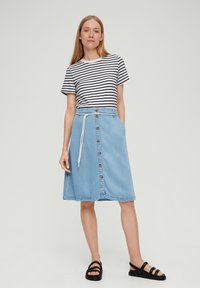 s.Oliver LEICHT VERKÜRZTES  - T-shirt imprimé - navy