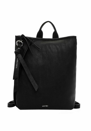 Schwarzer Leder-Rucksack mit strukturierter Oberfläche, ausgestattet mit zwei oberen Griffen und einem verstellbaren Tragegurt. Enthält einen Reißverschluss und ein Markenlabel.
