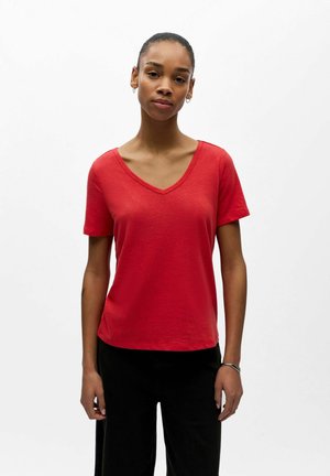 OBJTHEA RE V-NECK NOOS - T-Shirt basic - poinsettia