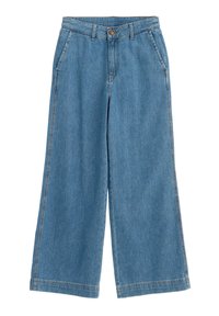 Pantaloni in denim blu a gamba larga con chiusura a bottone, passanti per cintura e tasche frontali con una finitura liscia e texture.