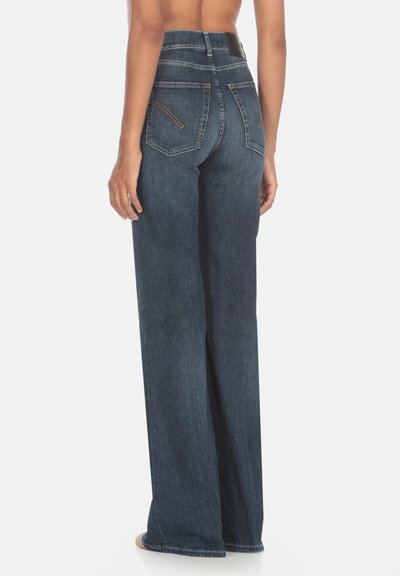 Jeans a vita alta e gamba larga in denim blu scuro con una consistenza liscia, due tasche posteriori e cuciture arancioni a contrasto.