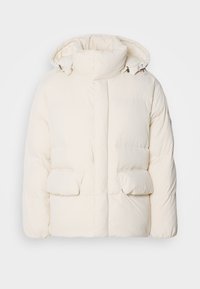 Polstret hvid jakke med høj krave, to forlommer og en glat tekstur med lynlåslukning. Let og isoleret design.