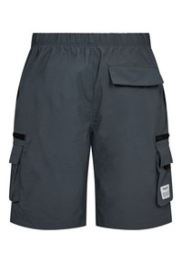 Mörkgrå cargoshorts gjorda av lättviktsmaterial, med elastisk midjeband, sidofickor och cargofickor, samt ett lapplabel på baksidan.