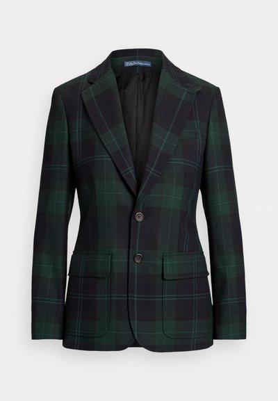 Tmavozelený a čierny károvaný sako so štíhlymi klopami, dvoma prednými vreckami s chlopňami, dvoma gombíkmi a priliehavým strihom.