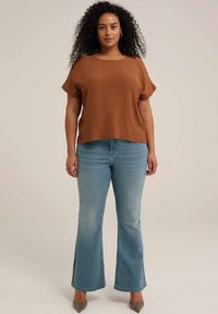 WE Fashion CURVE - Basic póló - brown