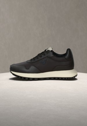 Matalavartiset tennarit - dark brown