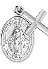 Ciondolo in argento con un design della Vergine Maria a forma ovale, accompagnato da una croce. La superficie è lucidata con dettagli intricati.
