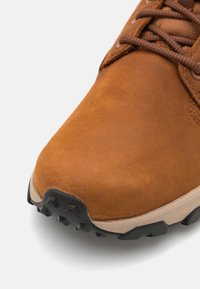 Timberland WINSOR PARK GTX CHUKKA - Stringate sportive - rust