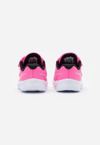 Nike Performance Zapatillas running asfalto - pink