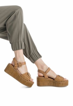 Sandalen met hoge hak - camel