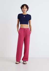 GAP MICKEY LOOSE  - Teplákové kalhoty - sled