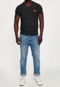Superdry & Co Triko s potiskem - black