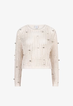 Crème-kleurige gebreide trui met een losse open structuur en verspreide metalen kralen op de voorkant en mouwen.