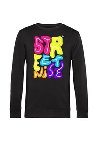 Zwarte longsleeve sweatshirt met kleurrijke, bubbelachtige typografie die "STREETWISE" spelt in roze, geel, blauw, oranje en paars.