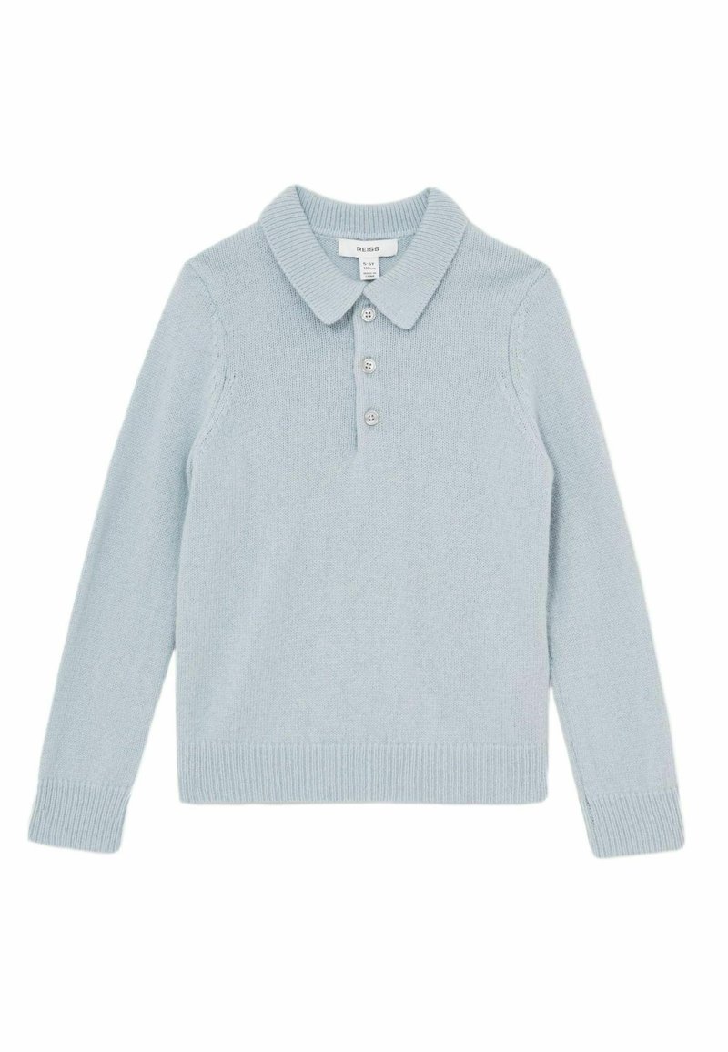 Suéter polo de manga larga azul claro con cuello. Cuenta con tres botones en la parte frontal y puños y dobladillo acanalados. Textura suave.