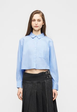 JDYMIO CROP - Blúzka so zapínaním na gombíky - light blue/cloud dancer