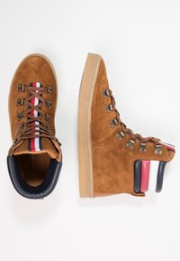 Tommy Hilfiger Bottines à lacets - cognac