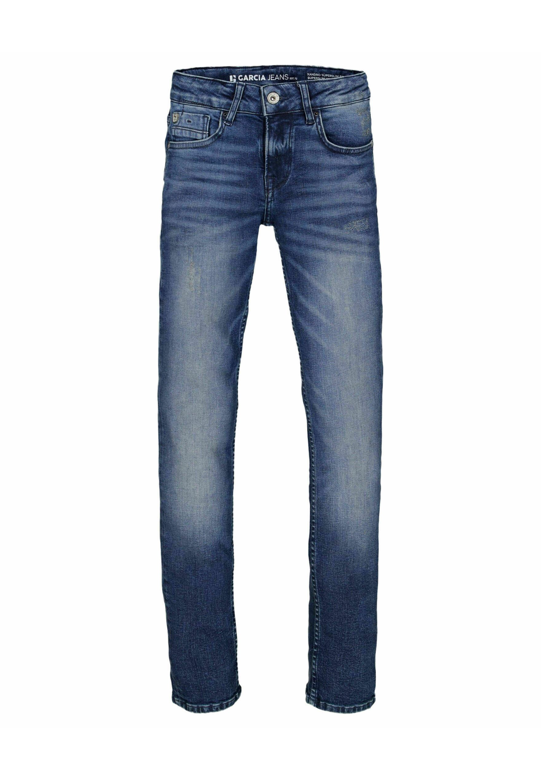 skinny jeans with air force ones