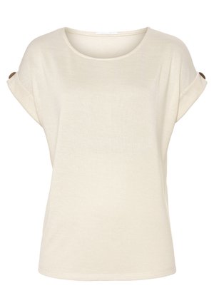 Pull beige à manches courtes avec encolure ronde et manches retroussées maintenues par des boutons marron sur fond blanc uni.