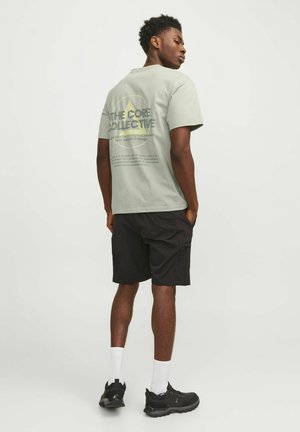 Jack & Jones GEDRUCKT RUNDHALS - T-shirt print - desert sage