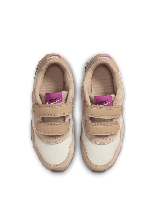 Nike YOUNGER MD VALIANT - Zapatillas - hemp pale ivory gum medium brown hot fuchsia — foto 3