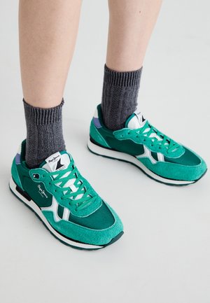 BRIT - Trainers - leaf green
