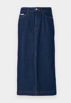 Gonna di jeans blu scuro con taglio dritto, presenta cuciture arancioni, una vita con passanti per cintura e tasche frontali.