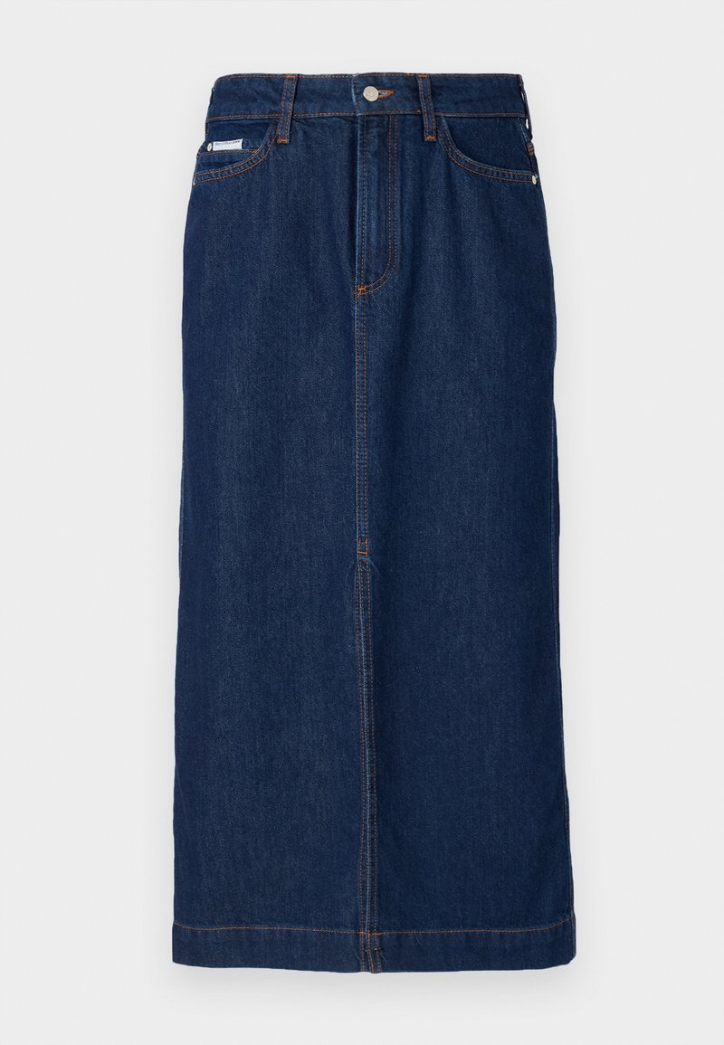 Jupe en denim bleu foncé avec une coupe droite, elle présente des coutures orange, une taille avec passants de ceinture et des poches avant.