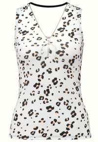 Top sin mangas blanco con un diseño de estampado de leopardo, con escote en V y detalle de cremallera circular plateada en la parte frontal. Textura de tela suave.