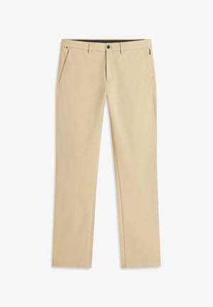 Beige rechte broek met zakken aan de voorkant, lussen voor een riem, knoopsluiting en een klein gestreept detail bij de tailleband.