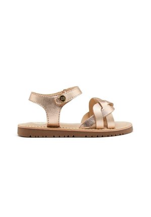 Metallic roségoldene Sandalen mit einem geflochtenen Vordersteg, einem Knöchelriemen mit Schnalle und einer strukturierten Sohle für guten Halt. Flaches Design.