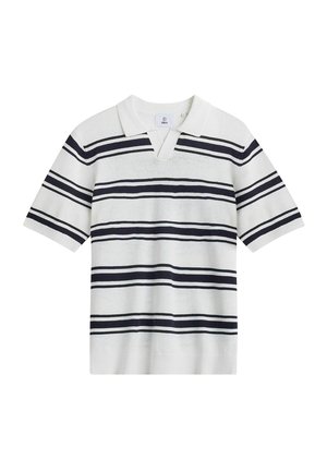 Weißes Poloshirt mit kurzen Ärmeln, schwarzen horizontalen Streifen und einem kleinen offenen Kragen.