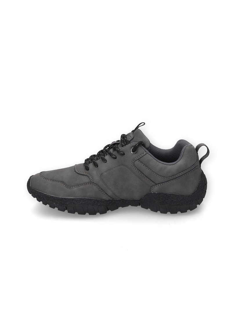 Graue Sportschuhe mit einem glatten Leder-Obermaterial, strukturierten Gummisohlen und schwarzen Schnürsenkeln. Inklusive einer Zuglasche an der Ferse für einfaches Anziehen.