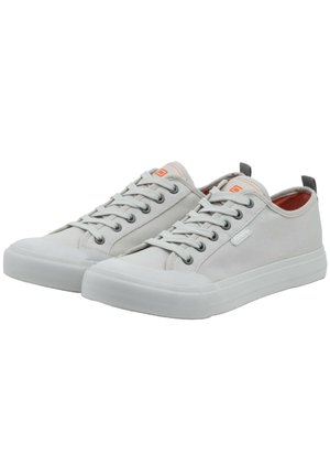 Sneakers - off white