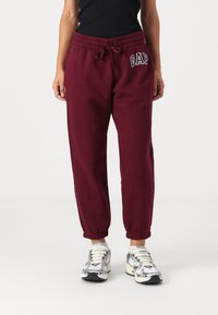 GAP Petite HERITAGE - Pantalones deportivos - ruby wine