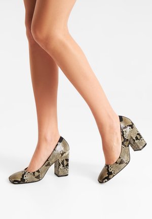Classic heels - snake