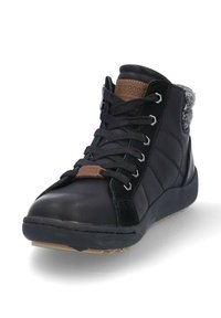 Zapatillas altas de cuero negro con un cuello de textil, puntera redonda y diseño con cordones. Presenta una etiqueta de logo marrón en la lengüeta y suela de goma.