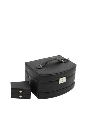 Boîte à bijoux en cuir noir avec fermoir et poignée en argent, accompagnée d'un petit étui de rangement triangulaire assorti.