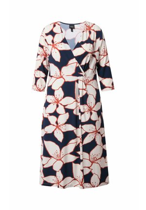 Marineblaues Kleid mit großem weißen und roten Blumendesign, V-Ausschnitt, Dreiviertelärmel und Wickeldesign, aus leichtem Stoff gefertigt.