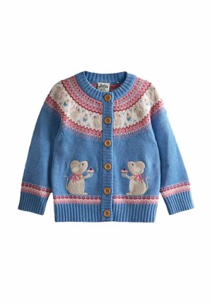 Lysblå strikket cardigan med pink og hvid mønster på bærestykket, der har to broderede mus med kager. Fem træknapper foran.
