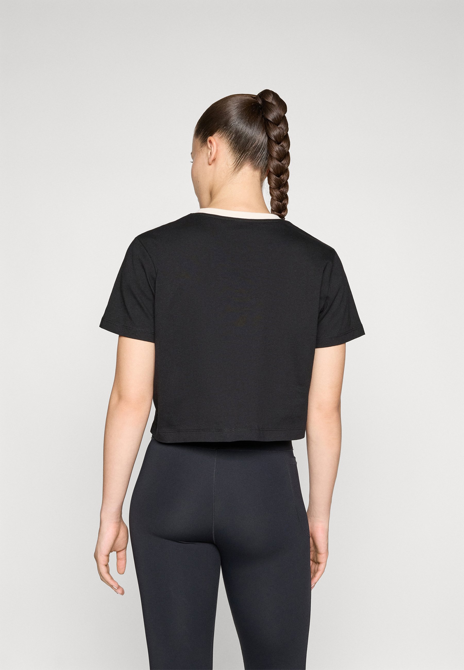 ゲス GUESS FILANTA Crop Tee （G011） ゲス GUESS FILANTA Crop Tee （G011） -waja bazar - 海外
