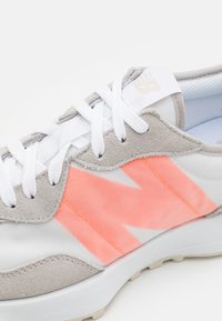 New Balance MS327 UNISEX - Sapatilhas - rain cloud