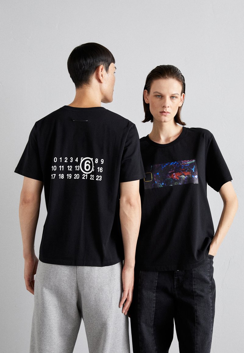 MM6 MAISON MARGIELA - Woman - Black - T-shirt