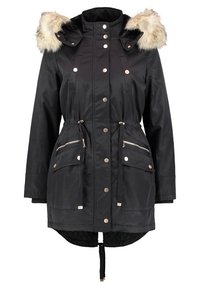 Svart vinterparkas tillverkad av vattentåligt material, med huva i faux fur, fickor med dragkedja, dragsko i midjan och tryckknappar.