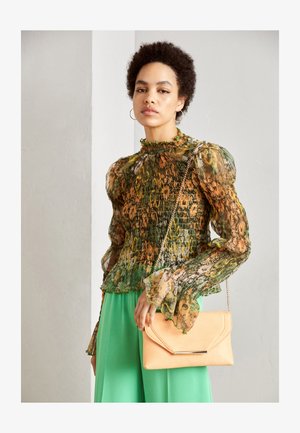 Anna Field Clutch - apricot